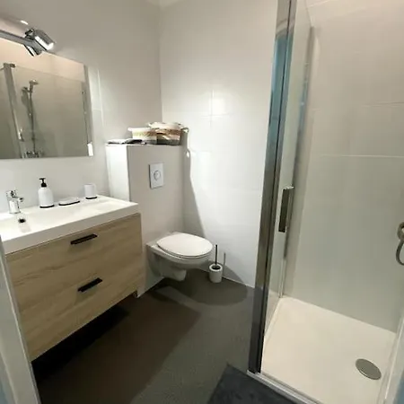 Superbe Appartement Cosy Avec Jardin Nimes Exterior photo