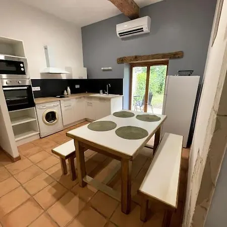 Superbe Appartement Cosy Avec Jardin Nimes Exterior photo