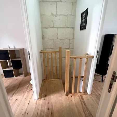 Superbe Appartement Cosy Avec Jardin Nimes Exterior photo